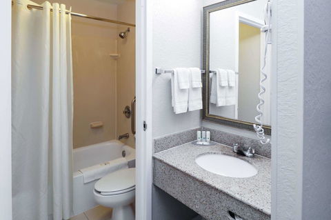 Quality Inn Miami Airport - LBG 20